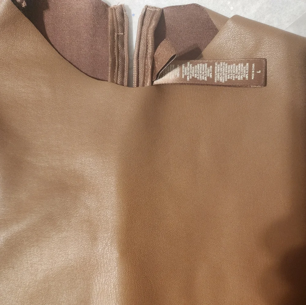 SKIMS FAUX LEATER BODYSUIT SIZE L NEW - Picture 11 of 15